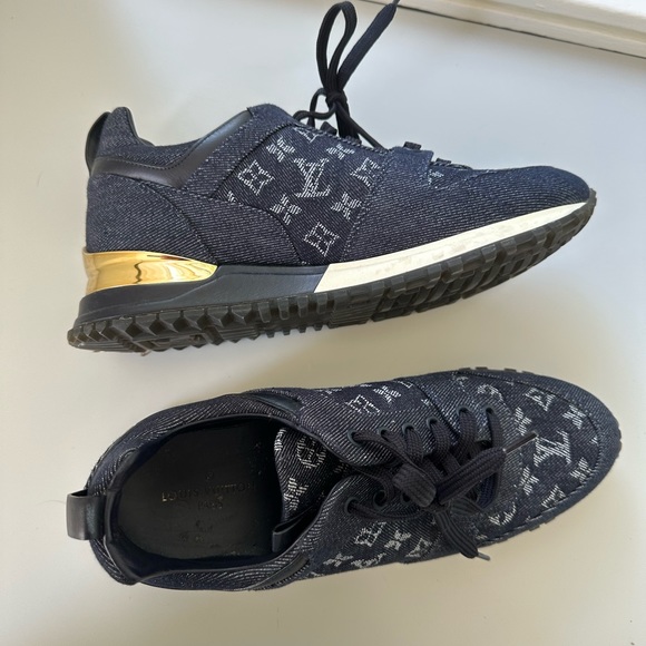 Louis Vuitton Run Away sneaker - Picture 2 of 5